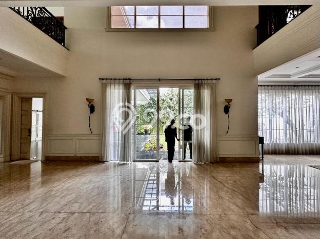 Rumah Mewah LB 780m2 Siap Huni Desain Elegan di Lippo Karawaci, Tangerang Rumah Mewah LB 780m2 Siap Huni Desain Elegan di Lippo Karawaci, Tangerang