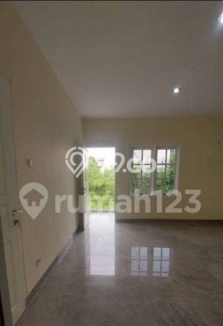NEW LISTING! Rumah Strategis area Sektor 1G-Gading Serpong, LT 215m² Bangunan 200m² NEW LISTING! Rumah Strategis area Sektor 1G-Gading Serpong, LT 215m² Bangunan 200m²