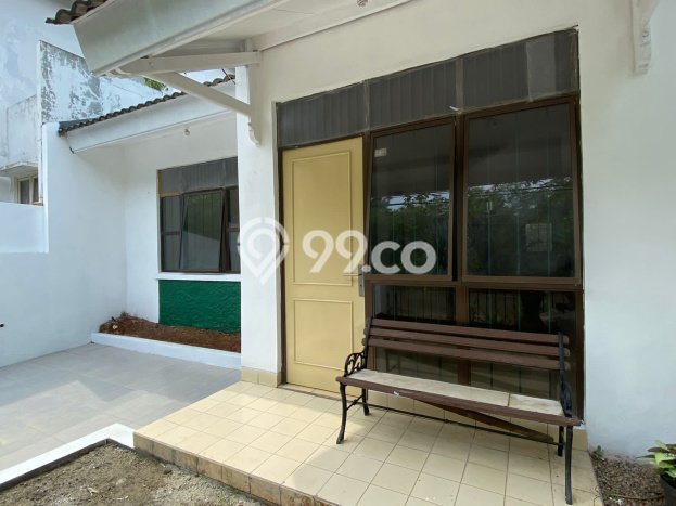 Rumah Cantik Hadap Taman Kawasan Kencana Loka BSD City Rumah Cantik Hadap Taman Kawasan Kencana Loka BSD City