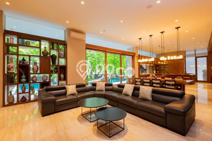 Disewakan Rumah Nyaman LT 600m2 / LB 1150m2 di Alam Sutera, Tangerang Disewakan Rumah Nyaman LT 600m2 / LB 1150m2 di Alam Sutera, Tangerang