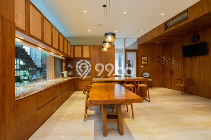 Disewakan Rumah Nyaman LT 600m2 / LB 1150m2 di Alam Sutera, Tangerang Disewakan Rumah Nyaman LT 600m2 / LB 1150m2 di Alam Sutera, Tangerang
