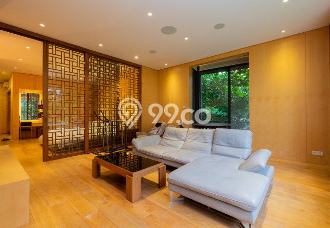 Disewakan Rumah Nyaman LT 600m2 / LB 1150m2 di Alam Sutera, Tangerang Disewakan Rumah Nyaman LT 600m2 / LB 1150m2 di Alam Sutera, Tangerang