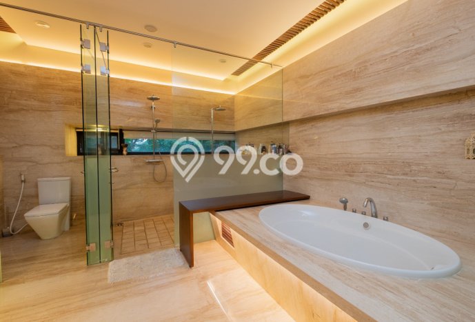 Disewakan Rumah Nyaman LT 600m2 / LB 1150m2 di Alam Sutera, Tangerang Disewakan Rumah Nyaman LT 600m2 / LB 1150m2 di Alam Sutera, Tangerang