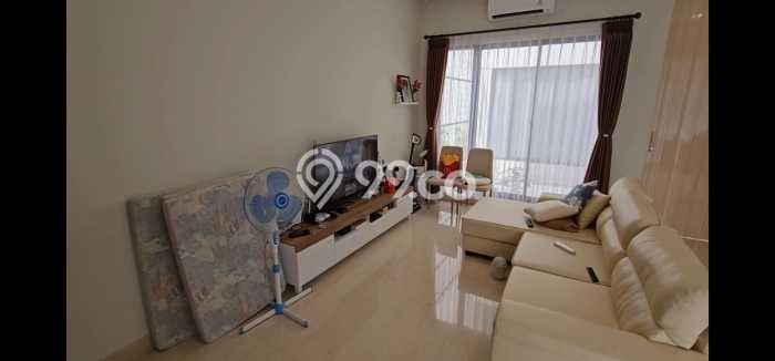 Rumah Nyaman di Gading Serpong, Tangerang, Luas 163m² LB 193m² Rumah Nyaman di Gading Serpong, Tangerang, Luas 163m² LB 193m²