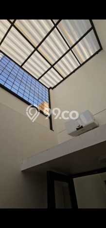 Rumah Nyaman di Gading Serpong, Tangerang, Luas 163m² LB 193m² Rumah Nyaman di Gading Serpong, Tangerang, Luas 163m² LB 193m²