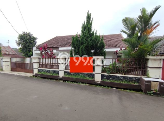 Rumah Modern 3 Kamar Terawat di Kompleks Perumahan Pamulang, Tangerang Selatan Rumah Modern 3 Kamar Terawat di Kompleks Perumahan Pamulang, Tangerang Selatan