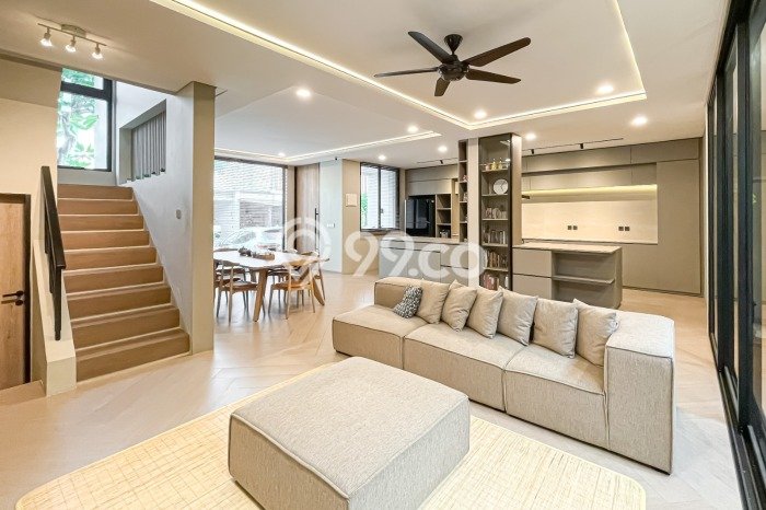 SPECIAL PRICE! Rumah Asri lokasi Gading Serpong, Luas 144m² LB 198m² SPECIAL PRICE! Rumah Asri lokasi Gading Serpong, Luas 144m² LB 198m²