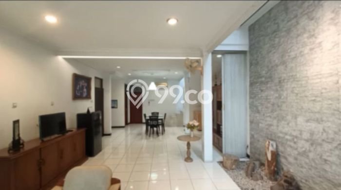 DIJUAL CEPAT! Rumah Asri area Puri Indah, Jakarta Barat, Luas 160m² Bangunan 200m² BISA KPR! DIJUAL CEPAT! Rumah Asri area Puri Indah, Jakarta Barat, Luas 160m² Bangunan 200m² BISA KPR!