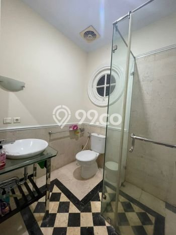 Rumah di BSD Bukit Golf, Akses ke Pusat Kota, 5 KT Rumah di BSD Bukit Golf, Akses ke Pusat Kota, 5 KT