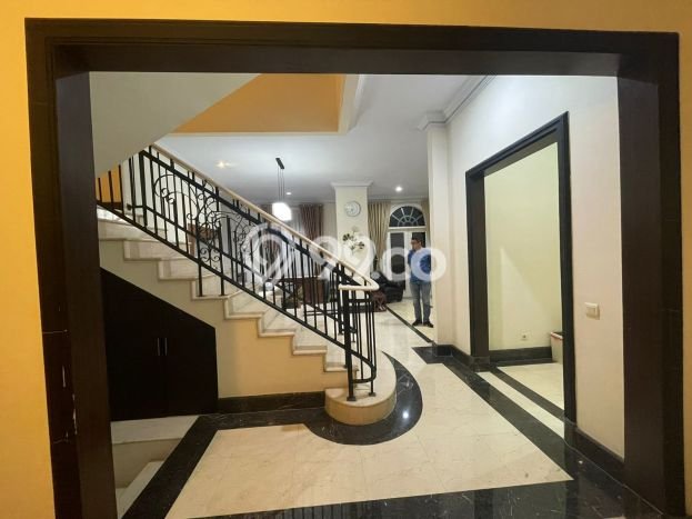KESEMPATAN TERBAIK! Rumah di BSD, 5 KT, Siap Huni, Luas 443m² LB 350m² KESEMPATAN TERBAIK! Rumah di BSD, 5 KT, Siap Huni, Luas 443m² LB 350m²