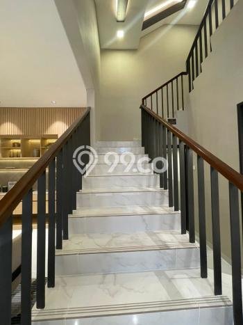 Dijual Rumah Mewah Elegan Dengan View Eksklusif di Gading Serpong, Tangerang Dijual Rumah Mewah Elegan Dengan View Eksklusif di Gading Serpong, Tangerang