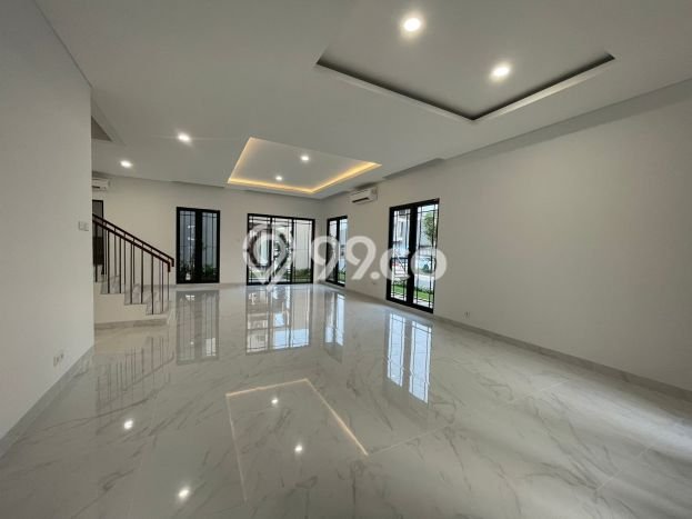 Jual Rumah Luas Megah Dengan View Eksklusif di Gading Serpong, Tangerang Jual Rumah Luas Megah Dengan View Eksklusif di Gading Serpong, Tangerang