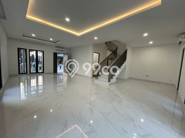 Jual Rumah Luas Megah Dengan View Eksklusif di Gading Serpong, Tangerang Jual Rumah Luas Megah Dengan View Eksklusif di Gading Serpong, Tangerang