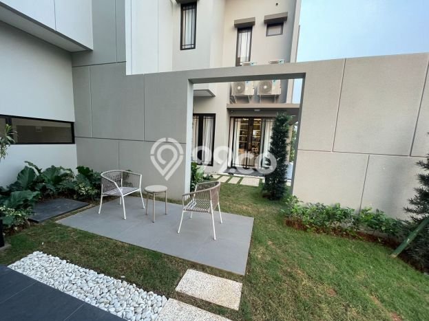 Jual Rumah Luas Megah Dengan View Eksklusif di Gading Serpong, Tangerang Jual Rumah Luas Megah Dengan View Eksklusif di Gading Serpong, Tangerang
