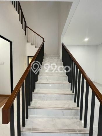 Jual Rumah Luas Megah Dengan View Eksklusif di Gading Serpong, Tangerang Jual Rumah Luas Megah Dengan View Eksklusif di Gading Serpong, Tangerang