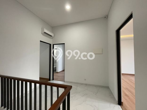 Jual Rumah Luas Megah Dengan View Eksklusif di Gading Serpong, Tangerang Jual Rumah Luas Megah Dengan View Eksklusif di Gading Serpong, Tangerang