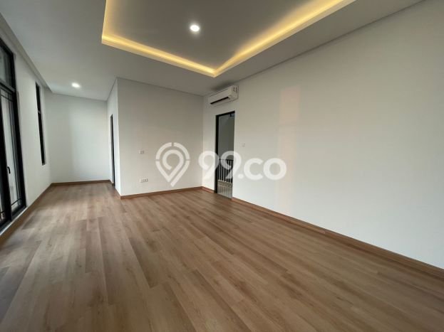 Jual Rumah Luas Megah Dengan View Eksklusif di Gading Serpong, Tangerang Jual Rumah Luas Megah Dengan View Eksklusif di Gading Serpong, Tangerang