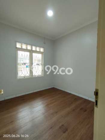 Rumah Lokasi Strategis area Villa Melati Mas, Tangerang Selatan, Luas 108m² Bangunan 75m² Rumah Lokasi Strategis area Villa Melati Mas, Tangerang Selatan, Luas 108m² Bangunan 75m²
