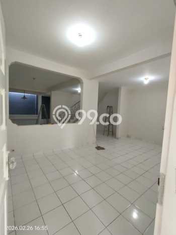 Disewakan! Rumah 4 Kamar Tidur &
2 Kamar Mandi di Villa Melati Mas, Tangerang Selatan Disewakan! Rumah 4 Kamar Tidur &
2 Kamar Mandi di Villa Melati Mas, Tangerang Selatan