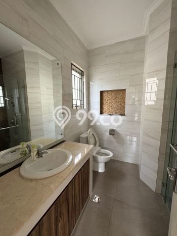 Rumah Sewa Tangerang LT 480m2 LB 400m2 Area Lippo Karawaci Rumah Sewa Tangerang LT 480m2 LB 400m2 Area Lippo Karawaci
