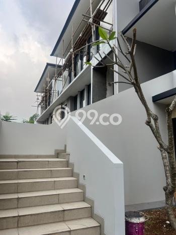 Hunian Modern dengan LT 336m2 & LB 418m2 Dikontrakkan di BSD Hunian Modern dengan LT 336m2 & LB 418m2 Dikontrakkan di BSD
