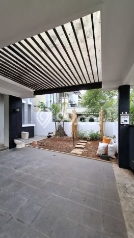 Ready to Use! Luxury House LT 200m2 Desain Modern di BSD Delatinos Ready to Use! Luxury House LT 200m2 Desain Modern di BSD Delatinos