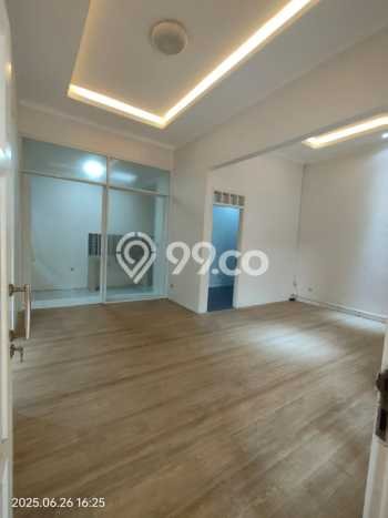Rumah Lokasi Strategis area Villa Melati Mas, Tangerang Selatan, Luas 108m² Bangunan 75m² Rumah Lokasi Strategis area Villa Melati Mas, Tangerang Selatan, Luas 108m² Bangunan 75m²