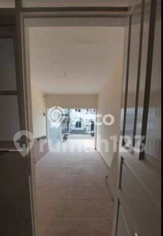 NEW LISTING! Rumah Strategis area Sektor 1G-Gading Serpong, LT 215m² Bangunan 200m² NEW LISTING! Rumah Strategis area Sektor 1G-Gading Serpong, LT 215m² Bangunan 200m²