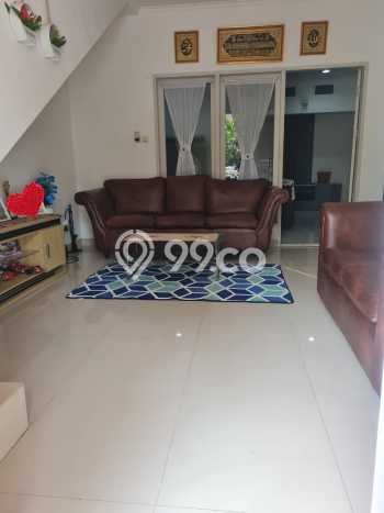 Rumah Modern 3 Kamar Terawat di Kompleks Cluster BSD, Tangerang Rumah Modern 3 Kamar Terawat di Kompleks Cluster BSD, Tangerang