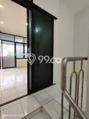 Disewakan! Rumah 4 Kamar Tidur &
2 Kamar Mandi di Villa Melati Mas, Tangerang Selatan Disewakan! Rumah 4 Kamar Tidur &
2 Kamar Mandi di Villa Melati Mas, Tangerang Selatan