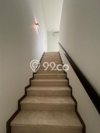 Hunian Modern dengan LT 336m2 & LB 418m2 Dikontrakkan di BSD Hunian Modern dengan LT 336m2 & LB 418m2 Dikontrakkan di BSD