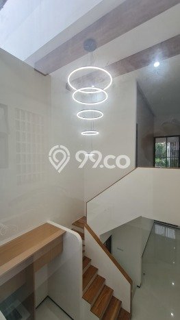 Rumah Terawat di BSD Puspita Loka, Tangerang, LT 240m², Luas Bangunan 320m² Rumah Terawat di BSD Puspita Loka, Tangerang, LT 240m², Luas Bangunan 320m²