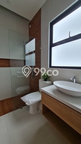 Rumah Terawat di BSD Puspita Loka, Tangerang, LT 240m², Luas Bangunan 320m² Rumah Terawat di BSD Puspita Loka, Tangerang, LT 240m², Luas Bangunan 320m²