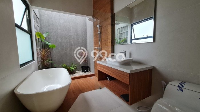 Rumah Terawat di BSD Puspita Loka, Tangerang, LT 240m², Luas Bangunan 320m² Rumah Terawat di BSD Puspita Loka, Tangerang, LT 240m², Luas Bangunan 320m²
