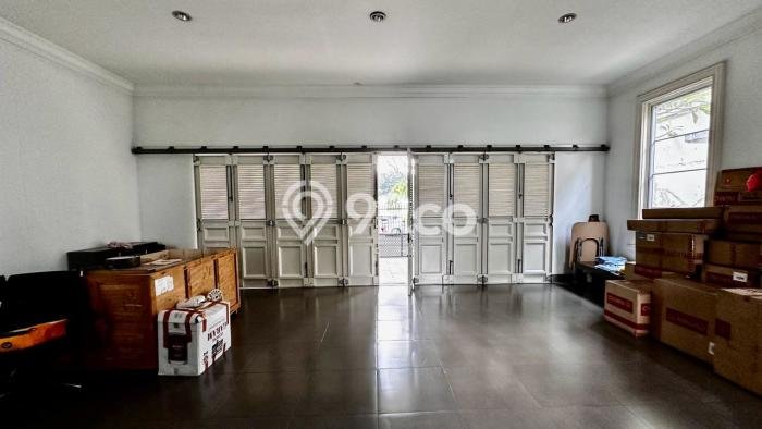 Rumah Mewah LB 780m2 Siap Huni Desain Elegan di Lippo Karawaci, Tangerang Rumah Mewah LB 780m2 Siap Huni Desain Elegan di Lippo Karawaci, Tangerang