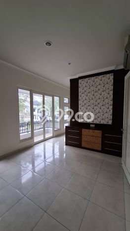 Ready to Use! Luxury House LT 200m2 Desain Modern di BSD Delatinos Ready to Use! Luxury House LT 200m2 Desain Modern di BSD Delatinos