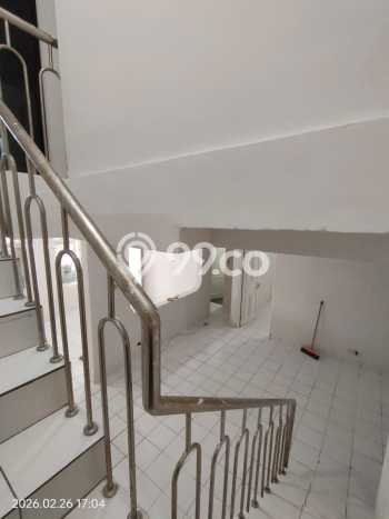 Disewakan! Rumah 4 Kamar Tidur &
2 Kamar Mandi di Villa Melati Mas, Tangerang Selatan Disewakan! Rumah 4 Kamar Tidur &
2 Kamar Mandi di Villa Melati Mas, Tangerang Selatan