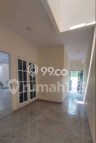 NEW LISTING! Rumah Strategis area Sektor 1G-Gading Serpong, LT 215m² Bangunan 200m² NEW LISTING! Rumah Strategis area Sektor 1G-Gading Serpong, LT 215m² Bangunan 200m²