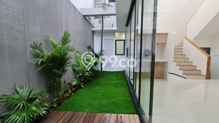 Rumah Terawat di BSD Puspita Loka, Tangerang, LT 240m², Luas Bangunan 320m² Rumah Terawat di BSD Puspita Loka, Tangerang, LT 240m², Luas Bangunan 320m²