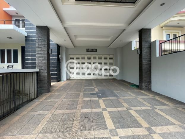 Rumah sewa siap huni 4 Kamar Tidur di BSD City, Tangerang Rumah sewa siap huni 4 Kamar Tidur di BSD City, Tangerang