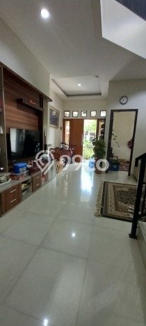 Rumah Modern 4 KT di Kemang Pratama Bekasi Semi Furnished Rumah Modern 4 KT di Kemang Pratama Bekasi Semi Furnished