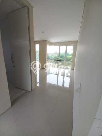 Rumah Mewah LB 140m2 Siap Pakai Desain Elegan di Citraland, Surabaya Rumah Mewah LB 140m2 Siap Pakai Desain Elegan di Citraland, Surabaya