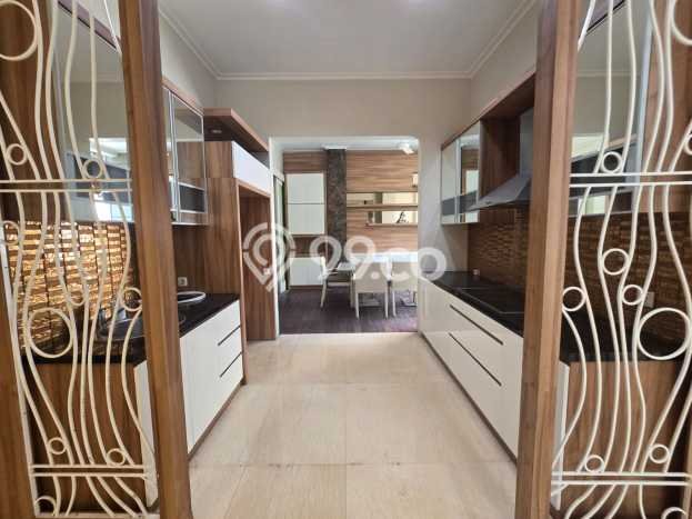 Ready to Use! Luxury House LT 345m2 Desain Elegan di Graha Ready to Use! Luxury House LT 345m2 Desain Elegan di Graha