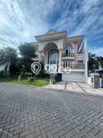 Jual Rumah Mewah Megah Dengan View Eksklusif di Pakuwon Indah, Surabaya Jual Rumah Mewah Megah Dengan View Eksklusif di Pakuwon Indah, Surabaya