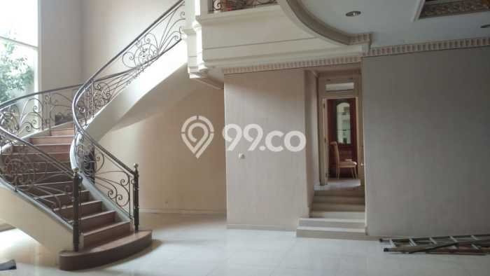 Rumah Elit LB 450m2 Siap Huni Desain Elegan di Graha, Surabaya Rumah Elit LB 450m2 Siap Huni Desain Elegan di Graha, Surabaya