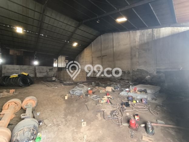 Gudang Strategis di Margomulyo, Luas 10800m2m², Area Komersial Gudang Strategis di Margomulyo, Luas 10800m2m², Area Komersial