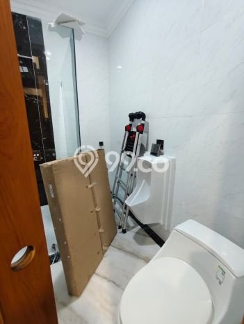 PROMO TERBATAS! Rumah Berkualitas area , Surabaya, Luas 276m2m² LB 320m2m² PROMO TERBATAS! Rumah Berkualitas area , Surabaya, Luas 276m2m² LB 320m2m²