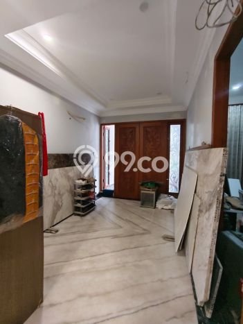 PROMO TERBATAS! Rumah Berkualitas area , Surabaya, Luas 276m2m² LB 320m2m² PROMO TERBATAS! Rumah Berkualitas area , Surabaya, Luas 276m2m² LB 320m2m²