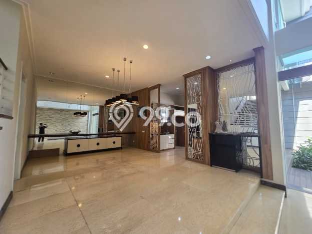 Ready to Use! Luxury House LT 345m2 Desain Elegan di Graha Ready to Use! Luxury House LT 345m2 Desain Elegan di Graha