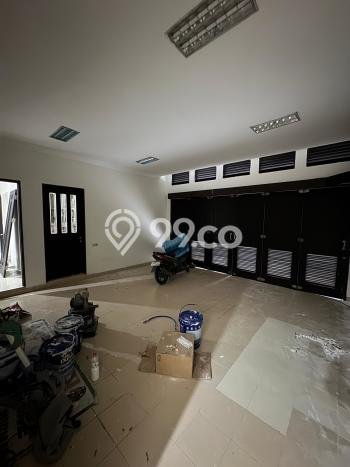 Rumah di Graha, Dekat Stasiun, 4 KT, LT 428m2m² Bangunan 500m2m² Rumah di Graha, Dekat Stasiun, 4 KT, LT 428m2m² Bangunan 500m2m²